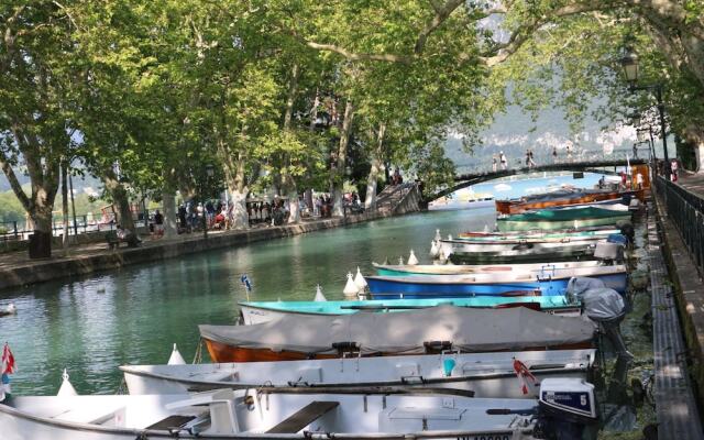 Apartment With one Bedroom in Annecy, With Wifi