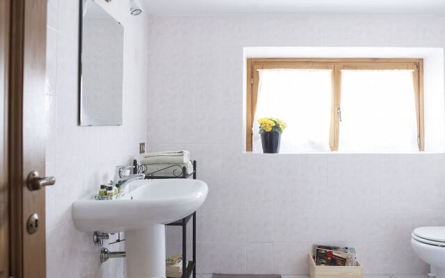 Cozy Farmhouse With Campriano With Swimming Pool