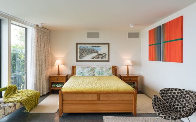 Golden Sand Beachfront Apartments