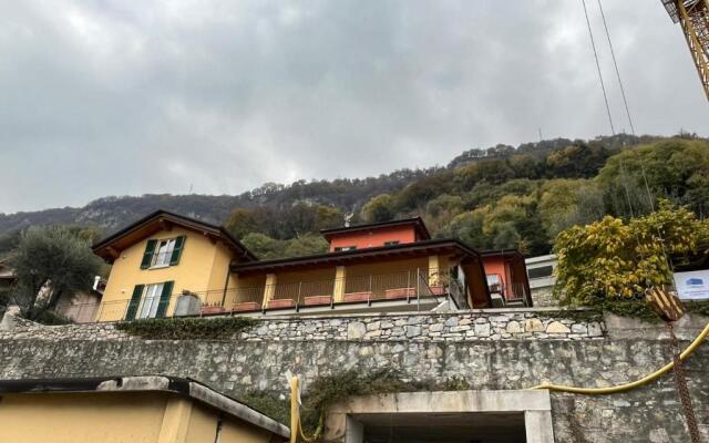 Sala Comacina Apartment No 1 (Sleeps 10)