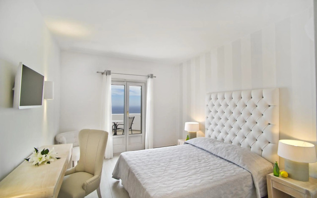Santorini Palace