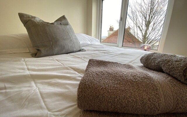 Charming 4-bed Town House in Crookes, Sheffield