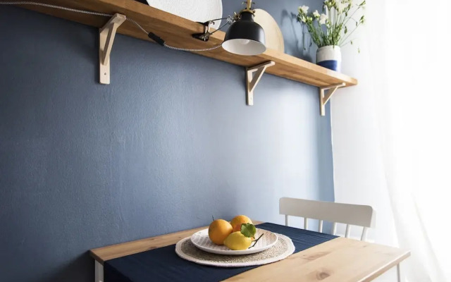 Sweet Flat near Metro Stop