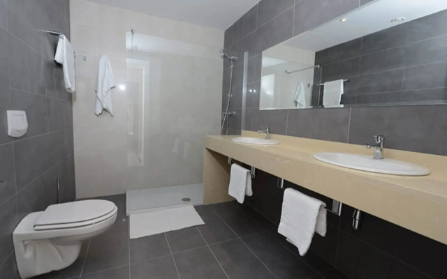 Portodrach Aparthotel & Suites