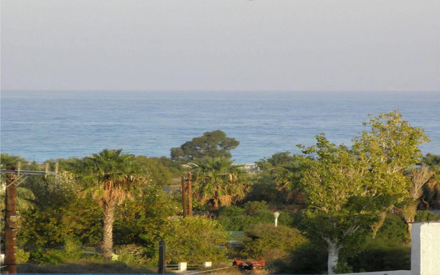 Summer Breeze Hotel