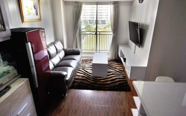 Quiet 3BRs pool and lake view