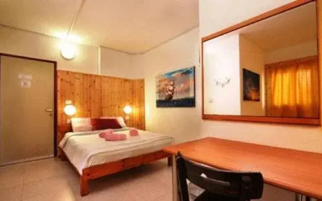 Merkaz Yami Caesarea