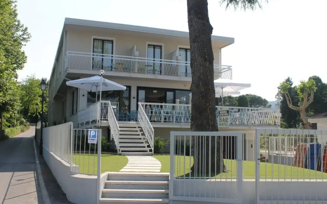 Lake Garda Beach Hostel