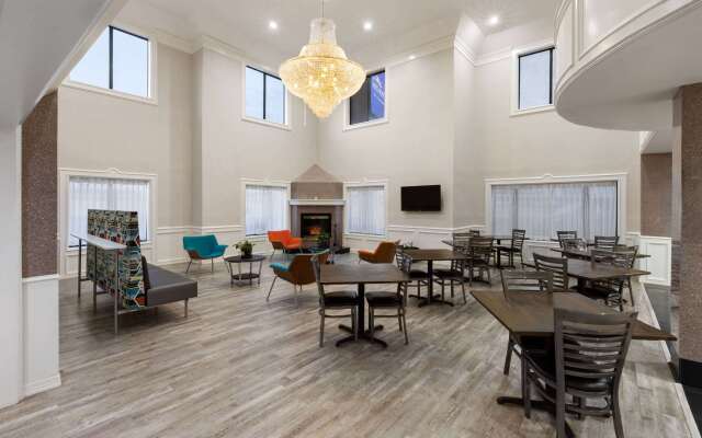 OYO Townhouse Houston Brookhollow
