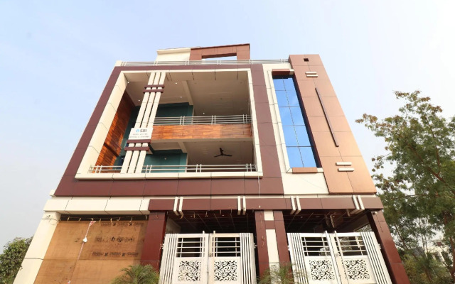 OYO 28244 Hotel The Green Town