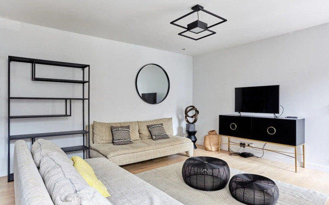 Superb Apartment Porte Maillot / Arc de Triomphe