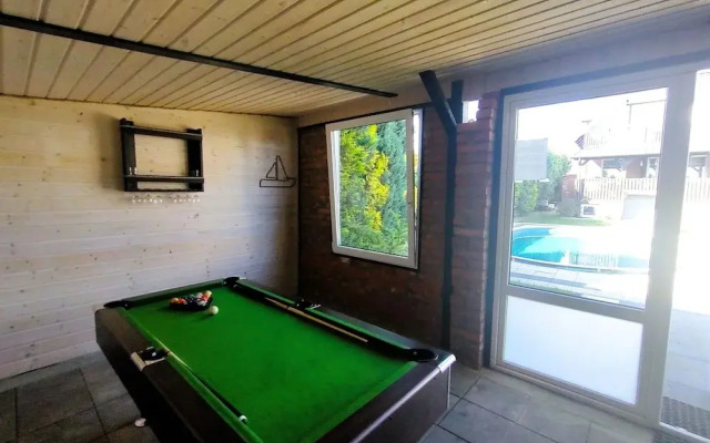 Holiday Homes With Swimming Pool and Jacuzzi Rewal