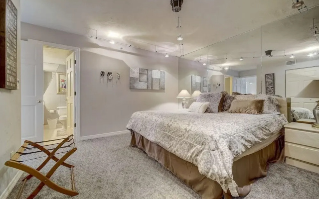 Sherwin Condominium 1801