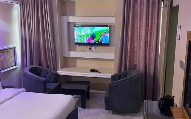 De Ross Hotel & Suites