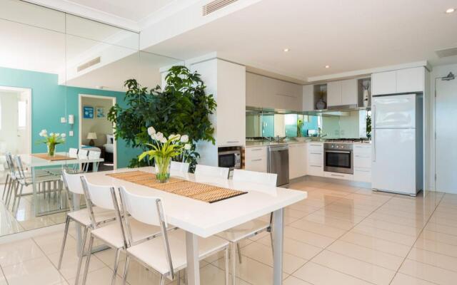 Silvershore Apartments on the Broadwater