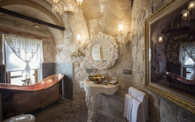 Elika Cave Suites & Spa