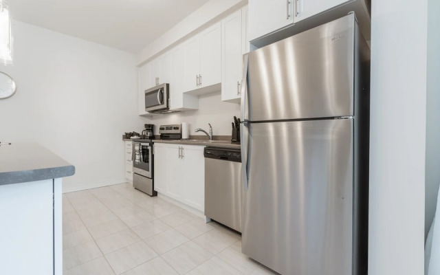 Luxurious Brand New Four Bedroom Townhouse