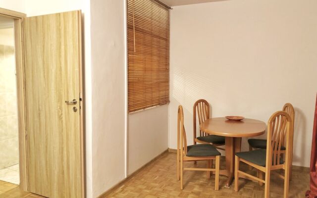 Fox Center Apartments