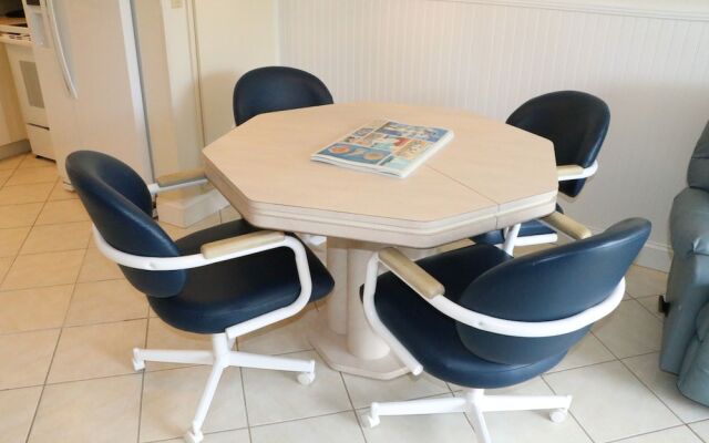 Jamaica Royale - 028 - 1 Br Condo