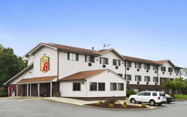 Super 8 by Wyndham New Castle