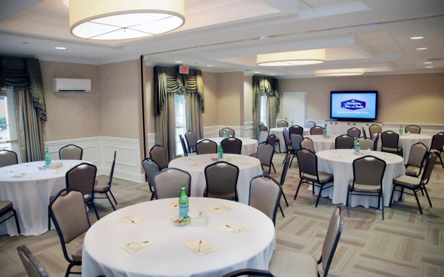 Hampton Inn & Suites Charlotte/South Park at Phillips Place