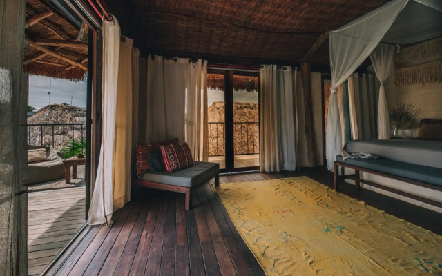 Radhoo Tulum