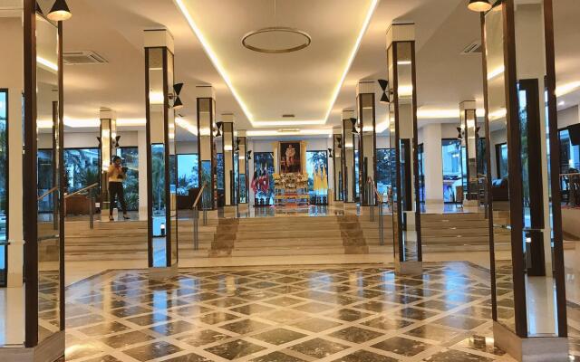 Seapine Beach Golf and Resort Hua Hin