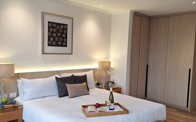 Residence on Langley Park – Guest Rooms – Perth