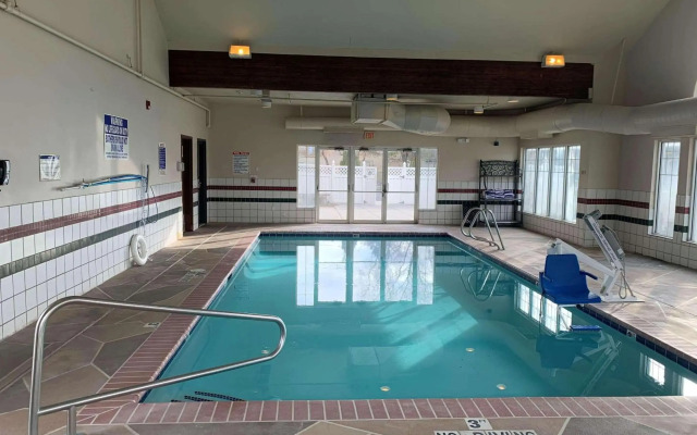 Country Inn & Suites by Radisson, West Valley City, UT