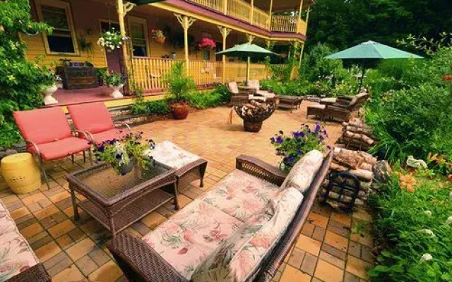 Fairlawn Inn