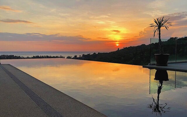Hilltop Wow 4br Seaview Pool Villa at Naithon Beach