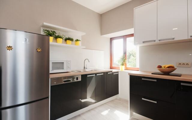 Ravelin Apartments