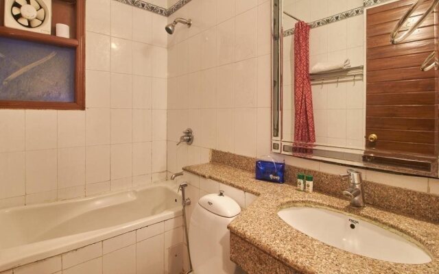 OYO 8535 Hotel Mayarch
