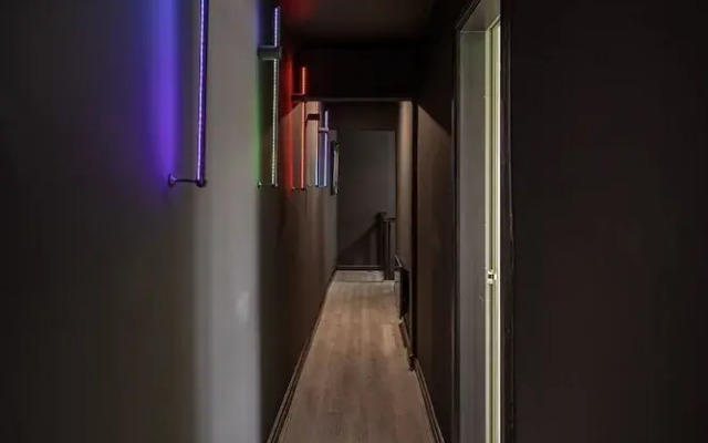 Town View Apartment by Sasco