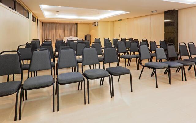 Master Porto Alegre Hotel - Av Carlos Gomes, Proximo Consulado Americano