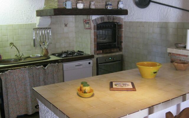 Charming Holiday Home in Draguignan with Swimming Pool