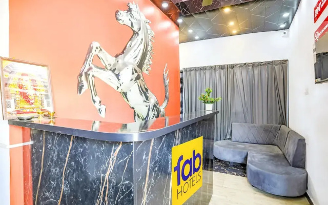 Fabhotel Universal Stay Inn