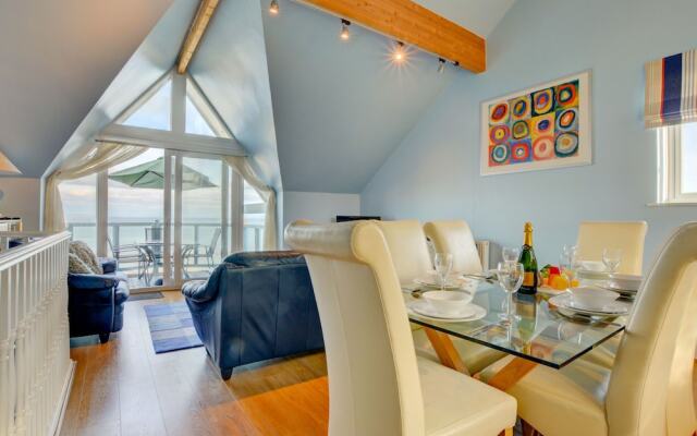 Luxurious Apartment in Saundersfoot With Balcony