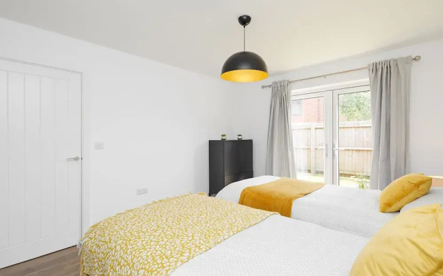 Derby City 3 Bed House- Roof Terrace