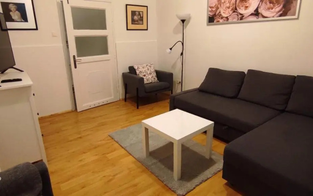 FSQH UNDER Apartman