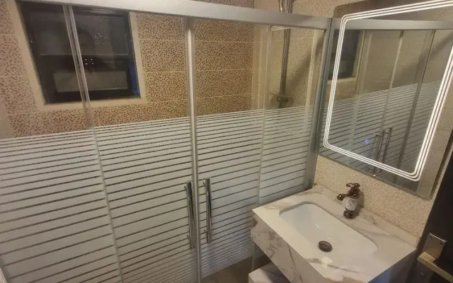 Charming Amman Apartment With Central Air-con & Street Parking