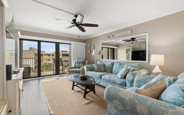 Castle Reef two bed two Bath Oceanview Condo