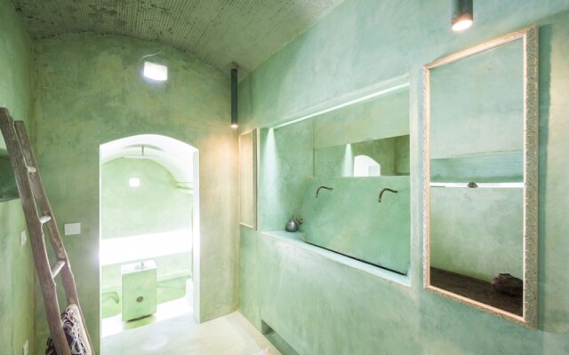 Residence by G Villa Calicant