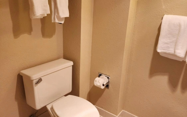 Crowne Plaza Charleston Airport - Conv Ctr by IHG