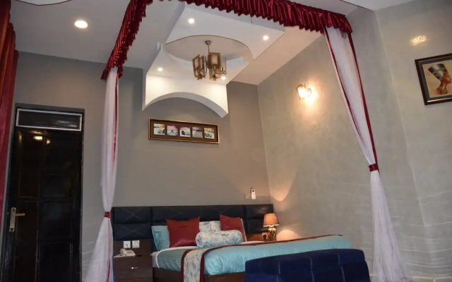 Pent House Inn Namugongo