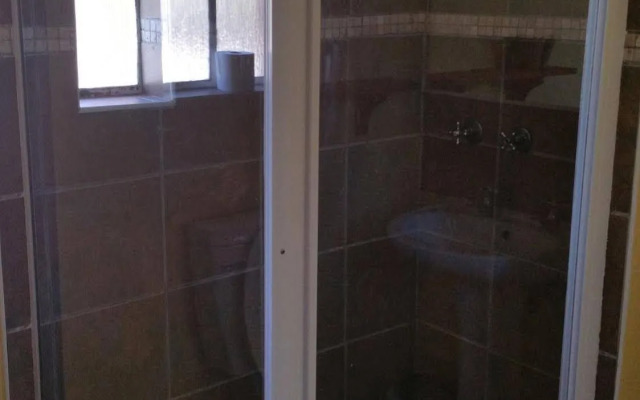 Flintstones Guest House Fourways