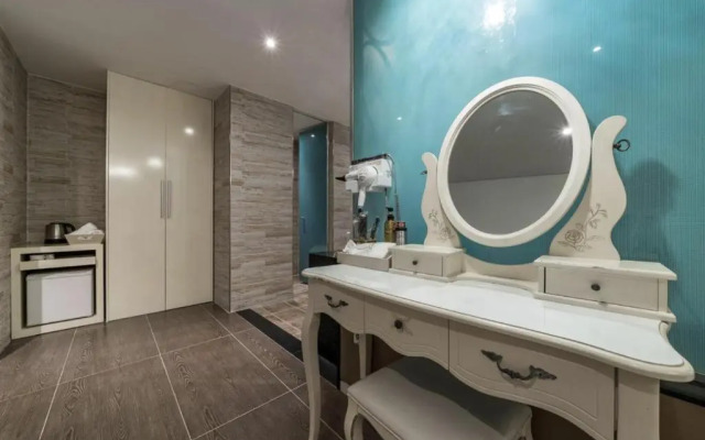 Lovely 3-BHK holiday home with free parking