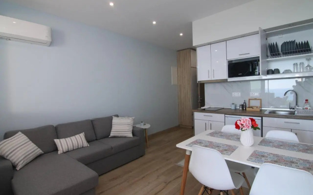 Lakones Deluxe Suites