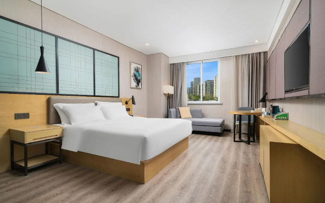 Echarm Hotel Yingshang Wuzhou Wanhui Square