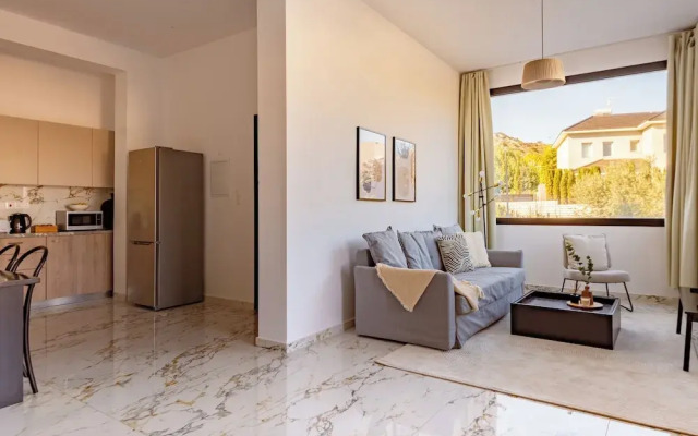 Sanders River Plaza Limassol Apartment